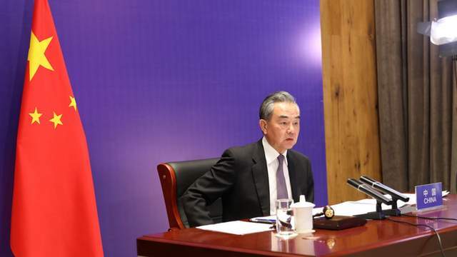 梦见他人说自己胖，梦境背后的深层含义与自我审视