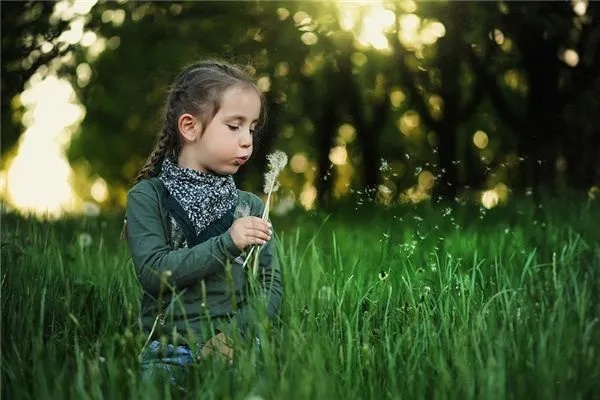 周公解梦，梦见子女生小孩的神秘寓意与心理分析