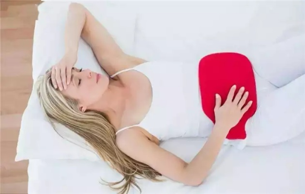 梦见自己来大姨妈，梦境背后的深层含义与解析