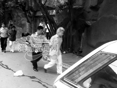 梦见自己坐电梯上楼，探索梦境背后的深层含义与心理解析