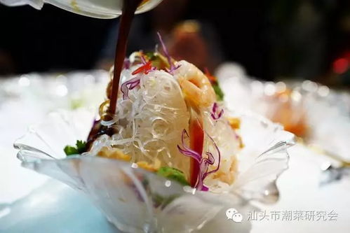 梦见前夫在烧火，自己在热菜，梦境中的情感交织与自我解析