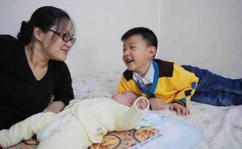 梦境与现实交织，解析梦见死去的爸爸还活着但病殃殃的深层含义