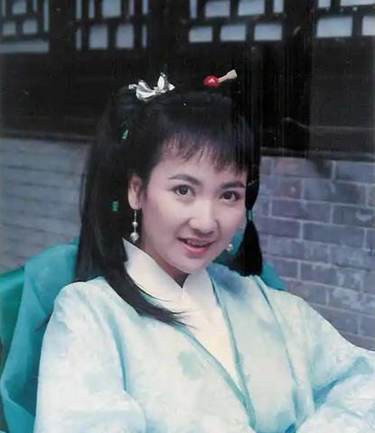 梦见家中两只蛇其中有一只白蛇，解读梦境中的神秘象征