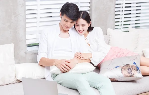 梦见自己怀孕去见前男友，情感纠葛与内心成长的预兆