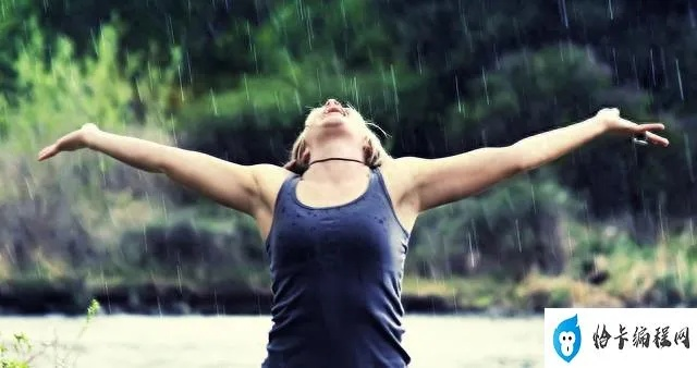 梦见死去的亲人被大雨淋湿，潜意识的情感与象征意义探析