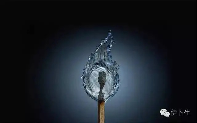 梦境交织，火与水的意象——探索梦境中的象征意义