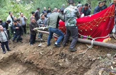 梦境解析，梦见打死堂大嫂——解读深层心理与家庭关系的隐喻