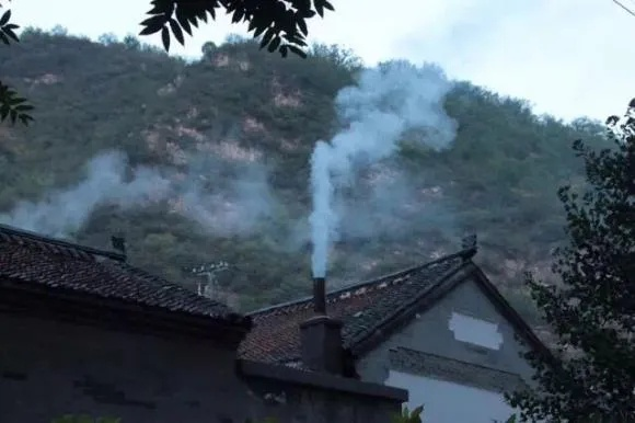 梦境交织，重逢逝去亲人，感受温馨炊烟