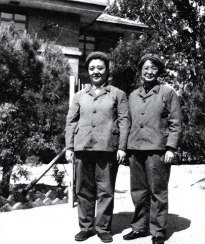 梦到丈夫死了还烧衣服，梦境背后的深层含义与心理解析