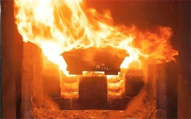 梦境启示，梦见自己死了在火炉里正在火化的深层含义与心理解析