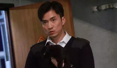 梦境启示，梦见怀孕双胞胎，其中一个在腹中岌岌可危