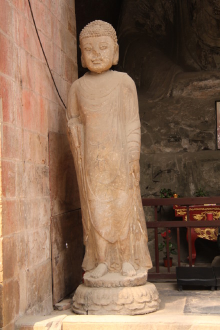 梦见自己庄里已经死去的老太太，探寻梦境背后的深层含义