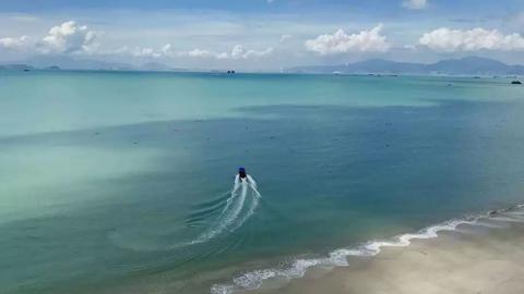 周公解梦，与逝去恋人共浴泳池的梦境探析