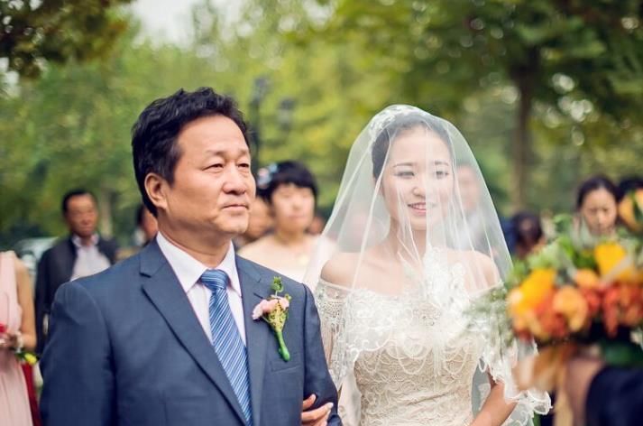 孕妇梦见抓鱼，寓意与解读