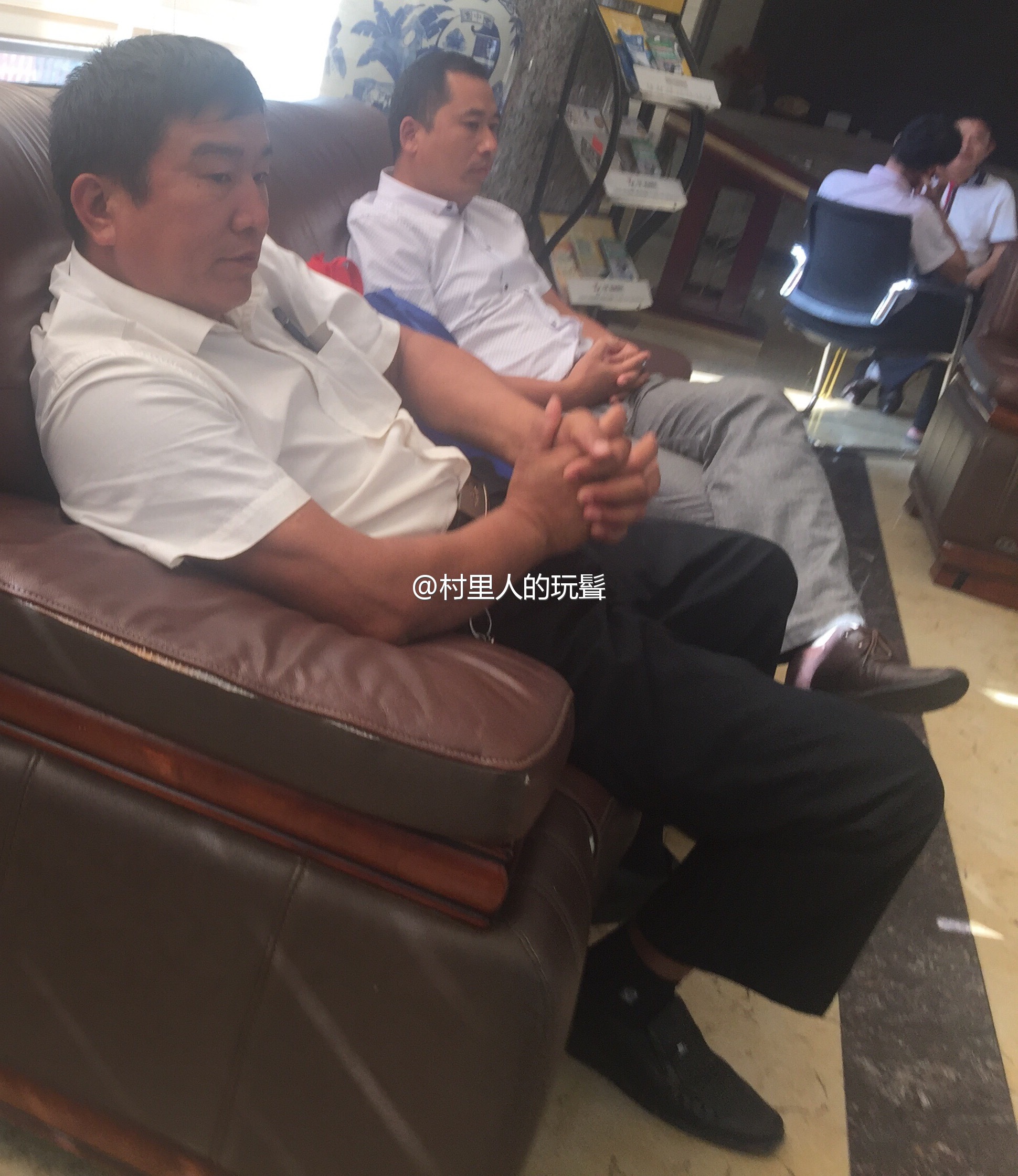 梦见别人家办丧事场面，梦境背后的深层含义与心理解析