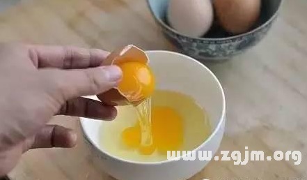 孕期梦境探秘，我怀孕七个半月，两晚梦见鸡蛋的深层寓意