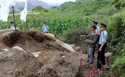 天天梦见与已故母亲像活着时一样在一起生活，心灵的慰藉与未竟的对话