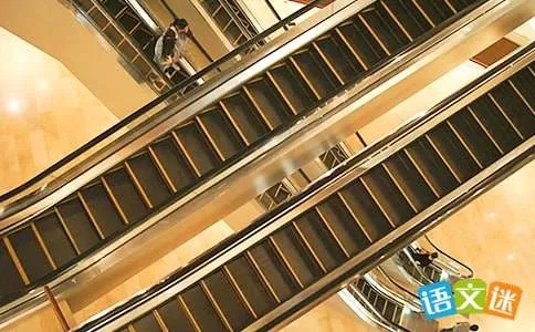 梦见坐电梯急速下降，探索梦境中的恐惧与启示