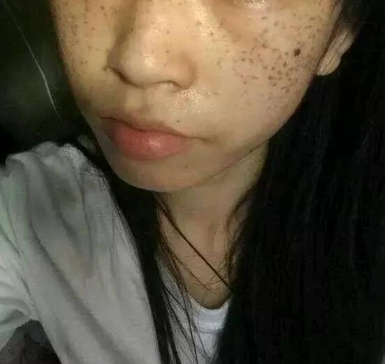 睡在江边梦见两条大蛇朝我游来，探索梦境深处的神秘启示