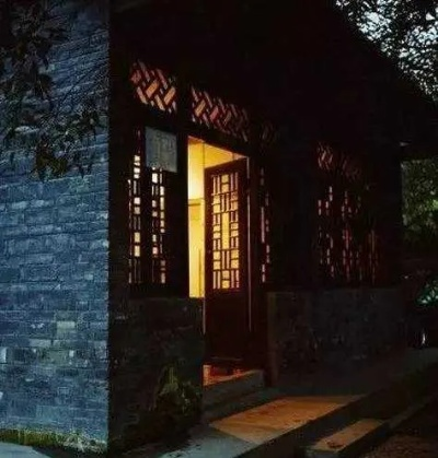 周公解梦，门扉难安之梦象解析与心灵指引