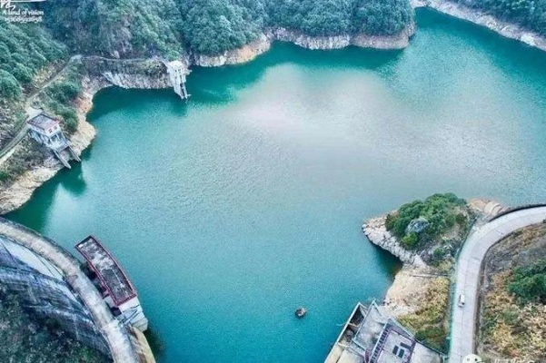 梦见水库坝裂，梦境背后的深层含义与解析