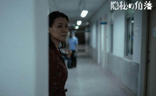 梦见有人跳进厕所，潜意识中的隐秘信号与心理解析