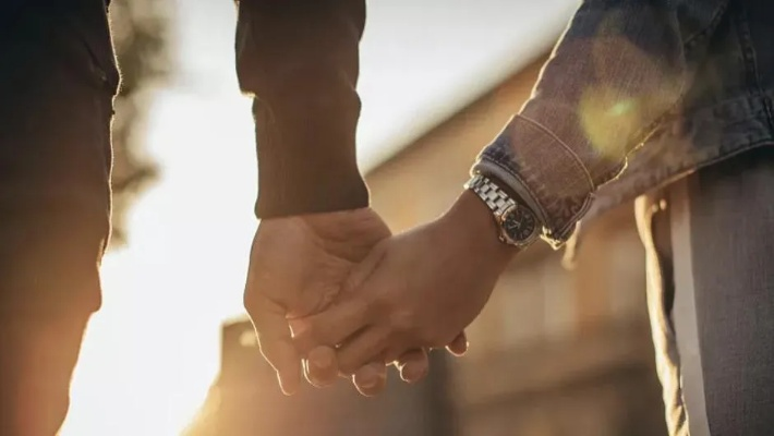 黎明时分，梦境中的前任与他人的交织，谁代表了什么？