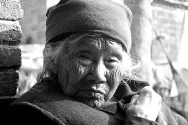 请高手给解梦，梦见已故奶奶，探寻梦境背后的深层含义