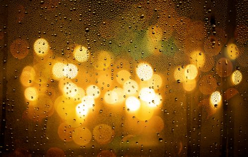 梦境启示，雨雷电火中的树倒，寓意何解？