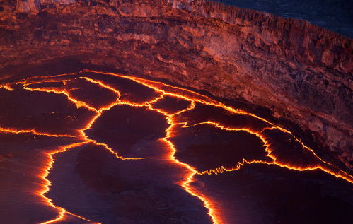 为什么我会一而三地梦到火山爆发？探索梦境背后的深层含义与心理解析