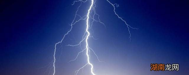 孕妇梦中雷鸣雨骤，寓意、影响与心灵解读