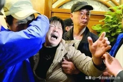 周公解梦，梦见死去的亲人拉自己手，意味着什么？