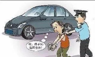 梦见家里进贼小偷把银灰色车子放在我家房间里桌子下面，解读梦境中的警示与启示
