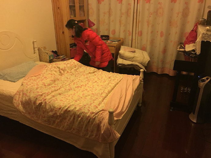 未竟的思念，梦见死去的外婆突然坐起来，我却选择沉默