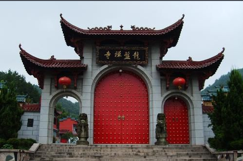 梦境中的龙与人血，解析梦见自己打死一条龙并吐人血的深层含义
