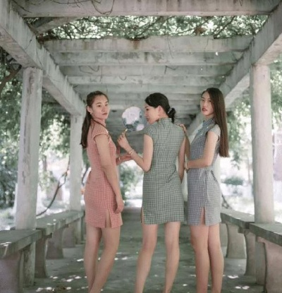 梦回小学时光，班花身影依旧，家庭与梦境交织的情感纽带