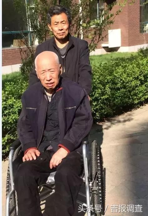梦见在世母亲和去世父亲上养老院养老，梦境背后的深层含义与家庭情感的交织
