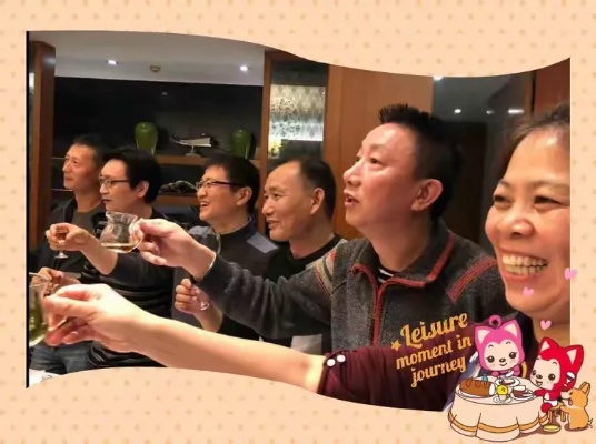 梦回高中时光，同性好友在聚会中高歌，寓意何在？