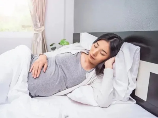孕期焦虑与梦境解析，怀孕五十天未见孕囊，梦中腹痛与少量出血的深层含义