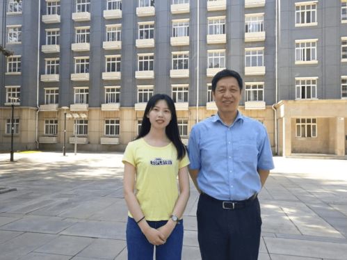 五十岁的梦境，双胞胎男孩的未竟成长