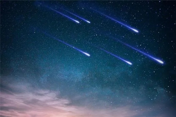 梦境奇遇，与伴侣共赏流星雨的神秘预兆