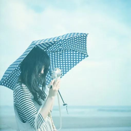 梦见一个温柔体贴的女朋友，内心深处的渴望与情感寄托