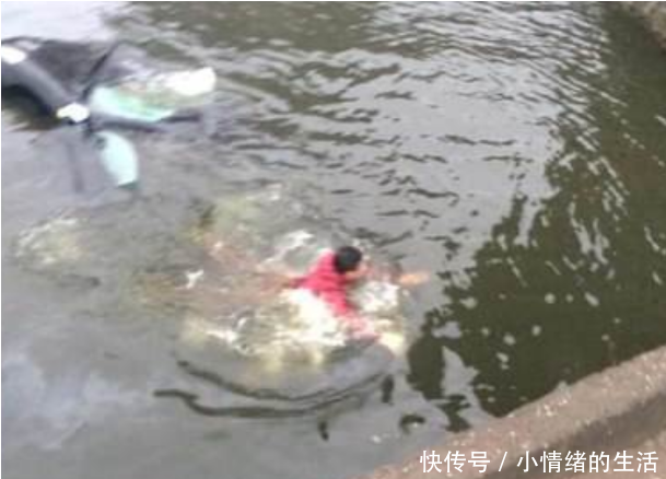 梦见发大水河水很大，梦境背后的深层含义与心理解析