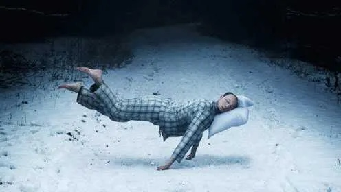 梦见活着的亲人去世了又复活了，梦境背后的深层含义与心理解析