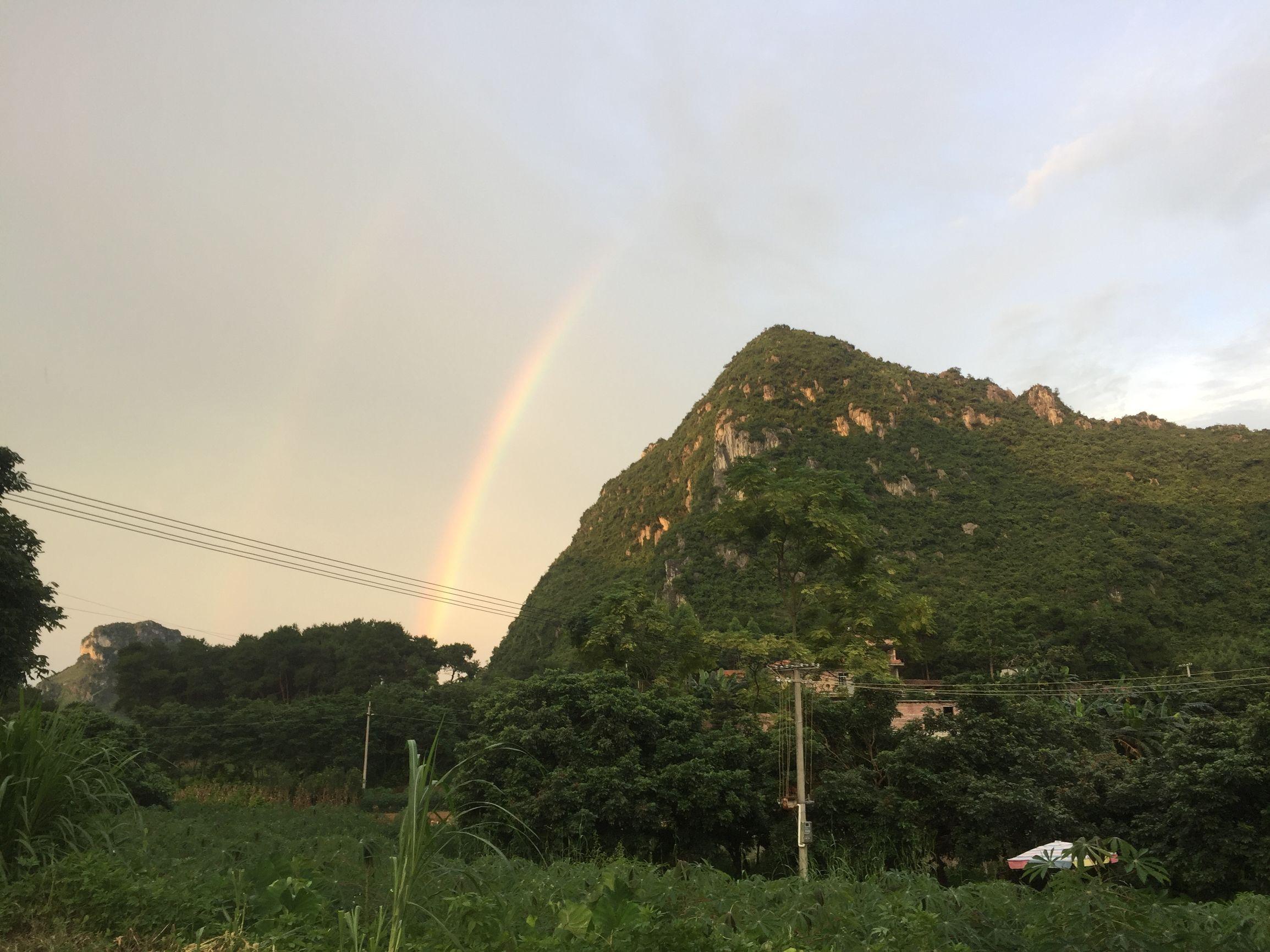 梦见下雨了，一场梦境中的洗礼与启示