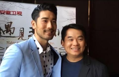 梦境中的情感波澜，探究为何本月频繁梦见感人至深或忧伤爱情故事