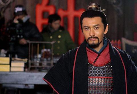 梦见大蟒蛇追逐自己何解，探索梦境背后的深层含义与心理解析