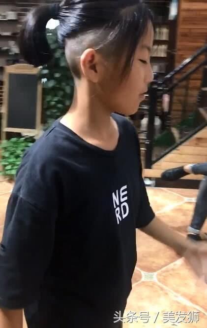 梦解析，头发自燃与剪短的深层寓意