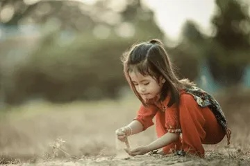 梦境的警示，梦见亲手摔死女儿，哭醒后的深层解析