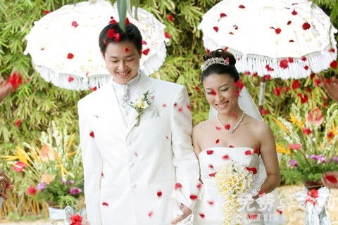 梦境中的婚礼，探索梦到陌生人说要结婚的深层含义